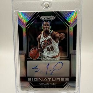 2022-23 Panini Prizm Signatures Silver Prizm Shawn Kemp #SIG-SKE Auto w/Case